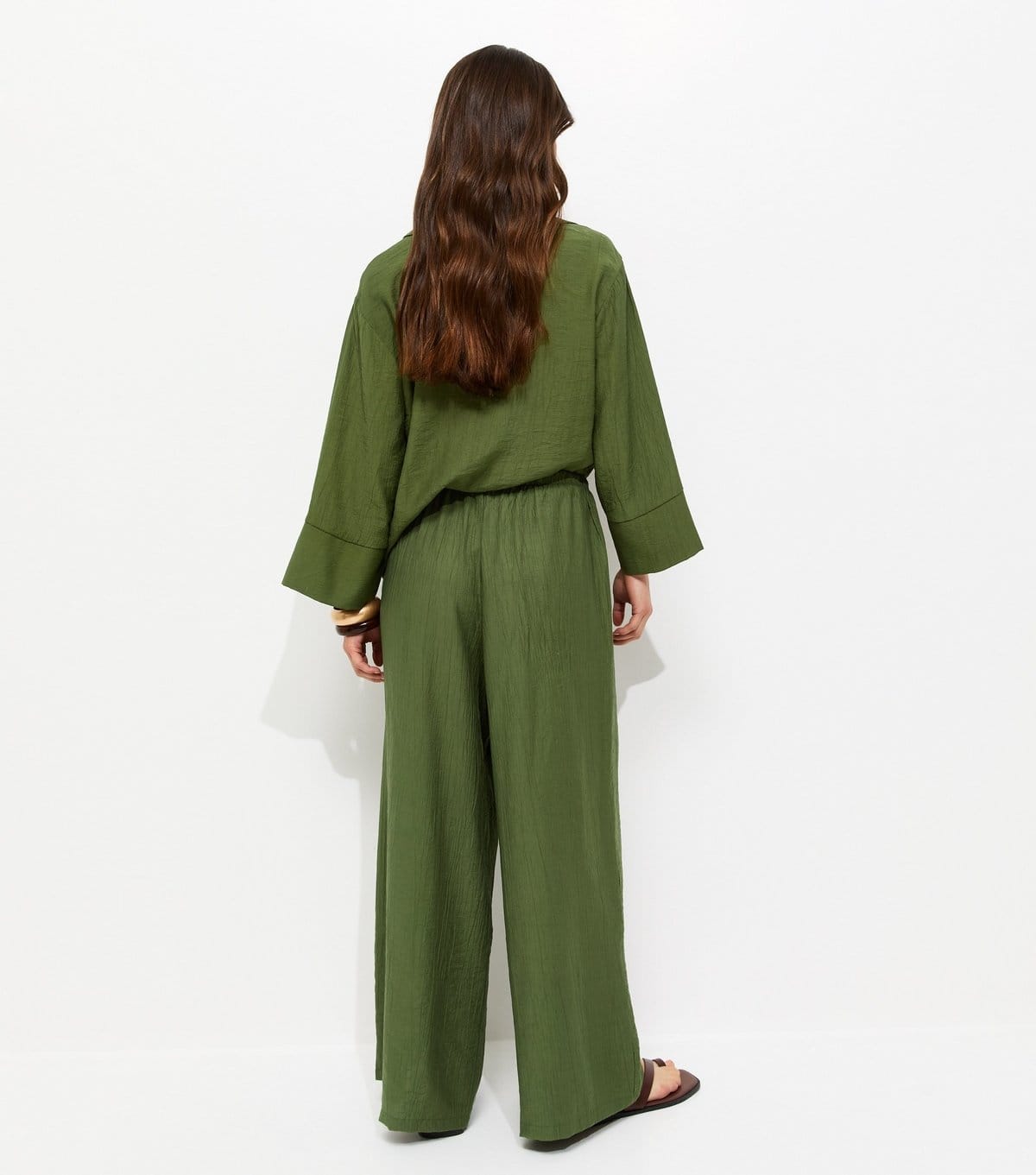 New Look Women's Petite Dark Khaki Crinkle Texture Wide Leg Trousers New Look - 4