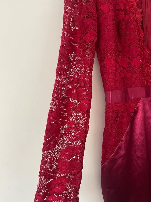 PrettyLittleThing Burgundy Lace Satin Plunge Dress