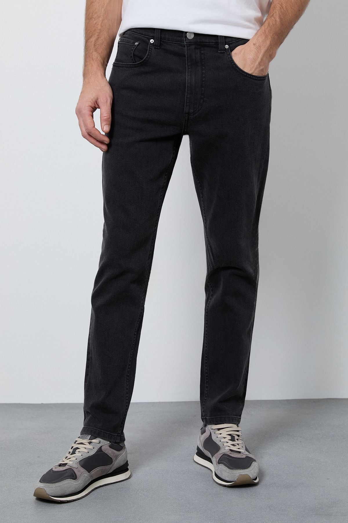 Burton Burton Men's Washed Black Stretch Slim Fit Jeans - 2