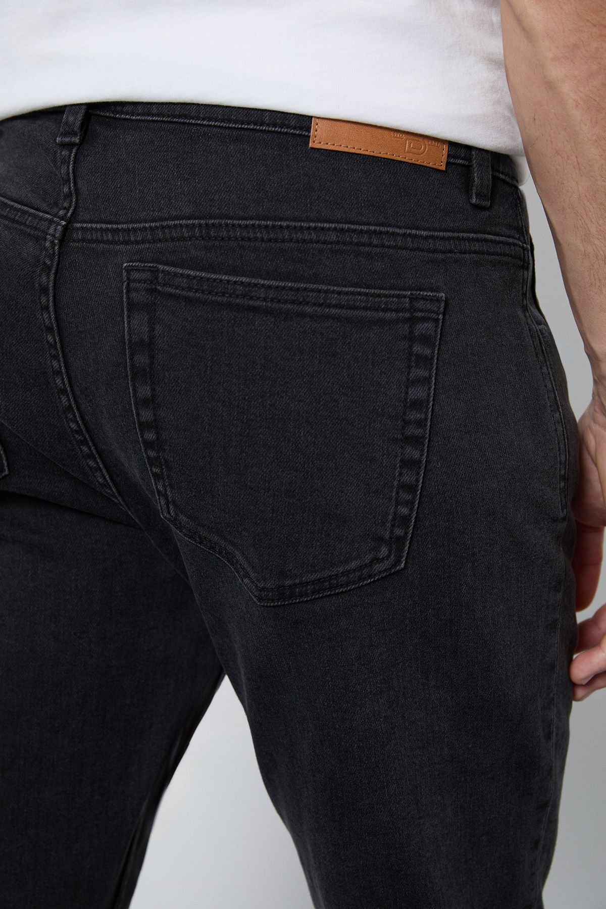 Burton Burton Men's Washed Black Stretch Slim Fit Jeans - 4