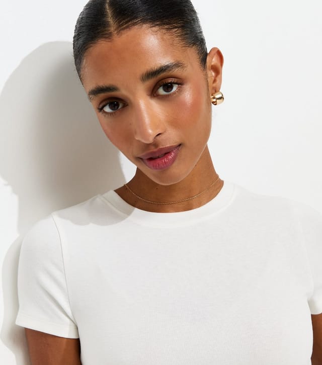 New Look Women's Off White Modal Baby Tee Cropped T-Shirt New Look - 2