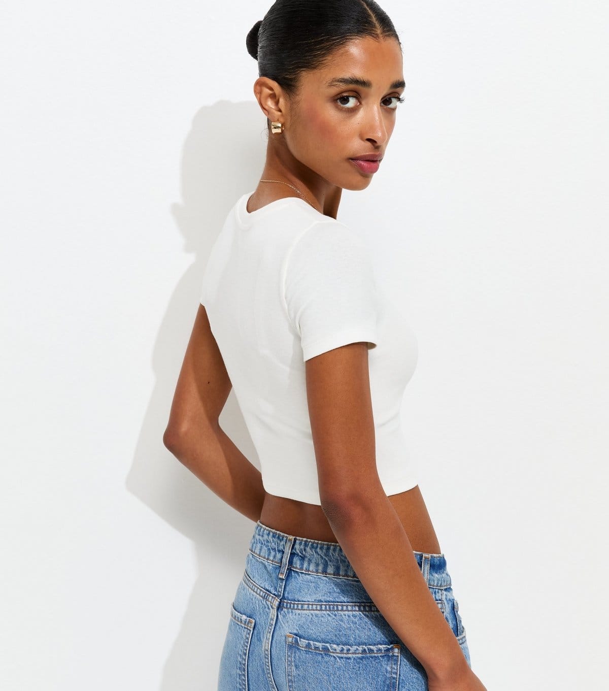 New Look Women's Off White Modal Baby Tee Cropped T-Shirt New Look - 4