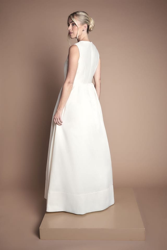 Coast Coast Women's Petite Bodice Full Skirt Wedding Dress in Ecru - 3