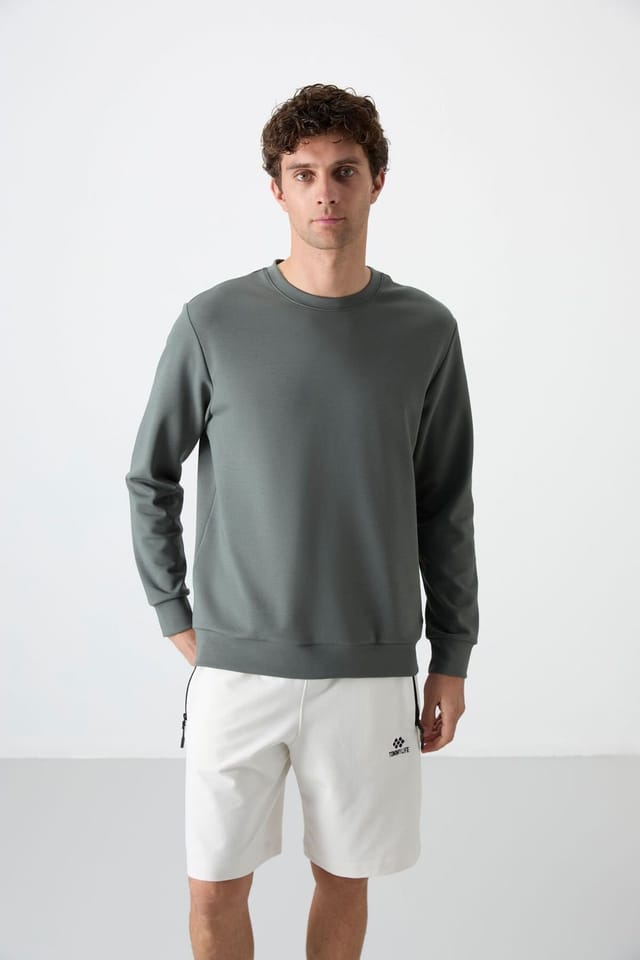 Tommy Life Tommy Life Men's Plain Crew Neck Sweatshirt in Grey - 3