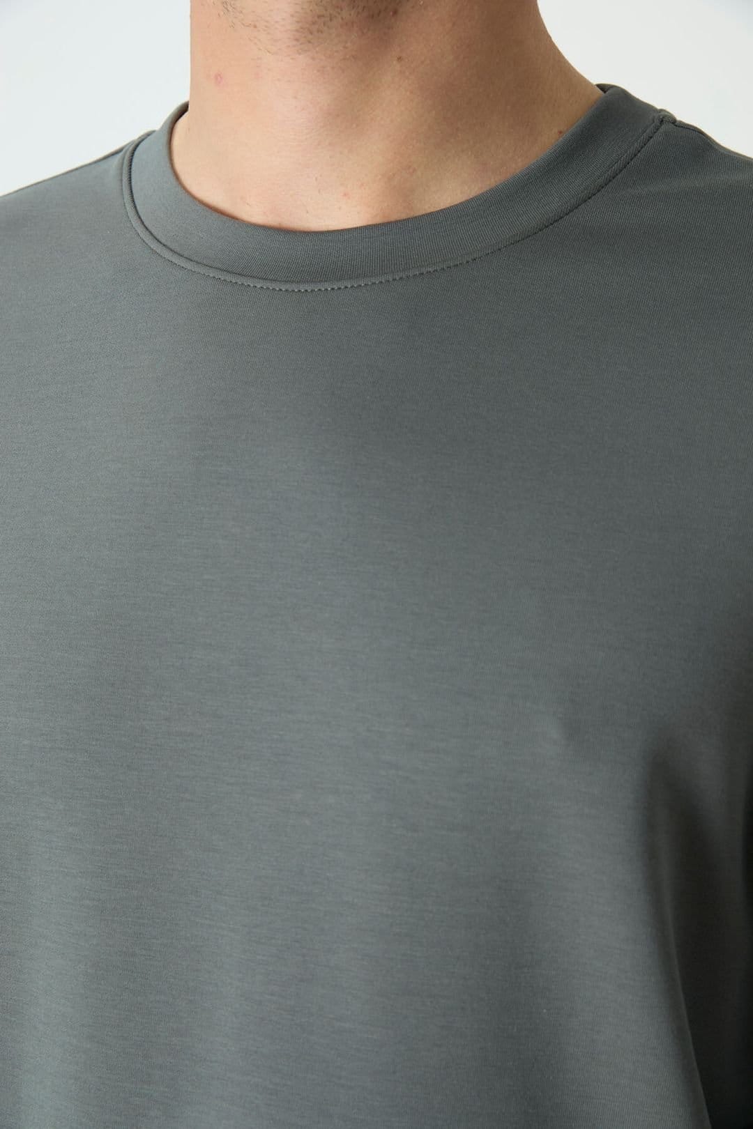 Tommy Life Tommy Life Men's Plain Crew Neck Sweatshirt in Grey - 4