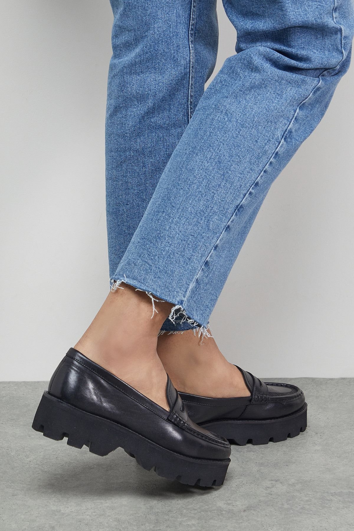 Faith Faith Women's : Beatie Real Leather Penny Chunky Creeper Loafers in Black - 3