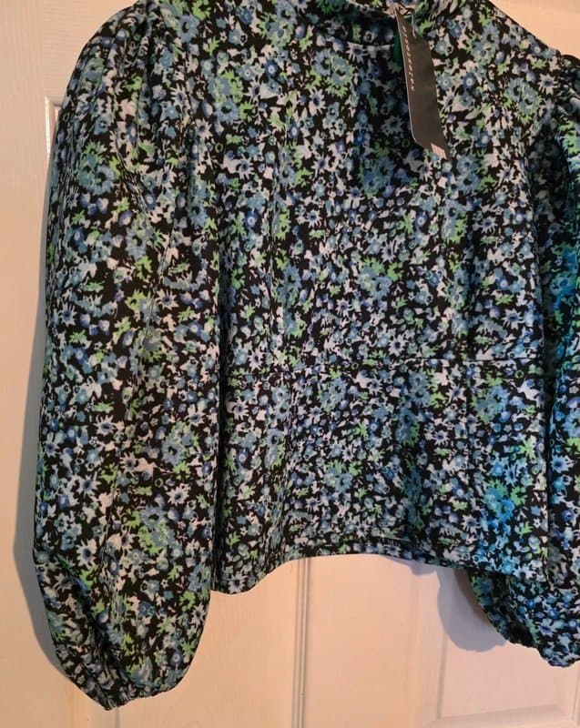 Kalestesia Brand New Floral Balloon Sleeve Blouse