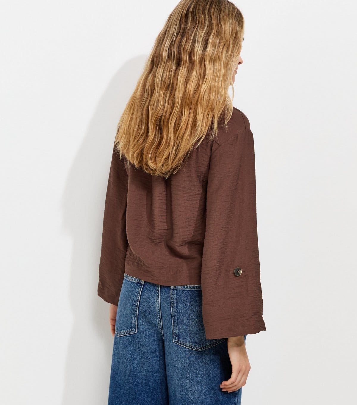 New Look Women's Dark Brown Crinkle Texture V-Neck Shirt New Look - 4