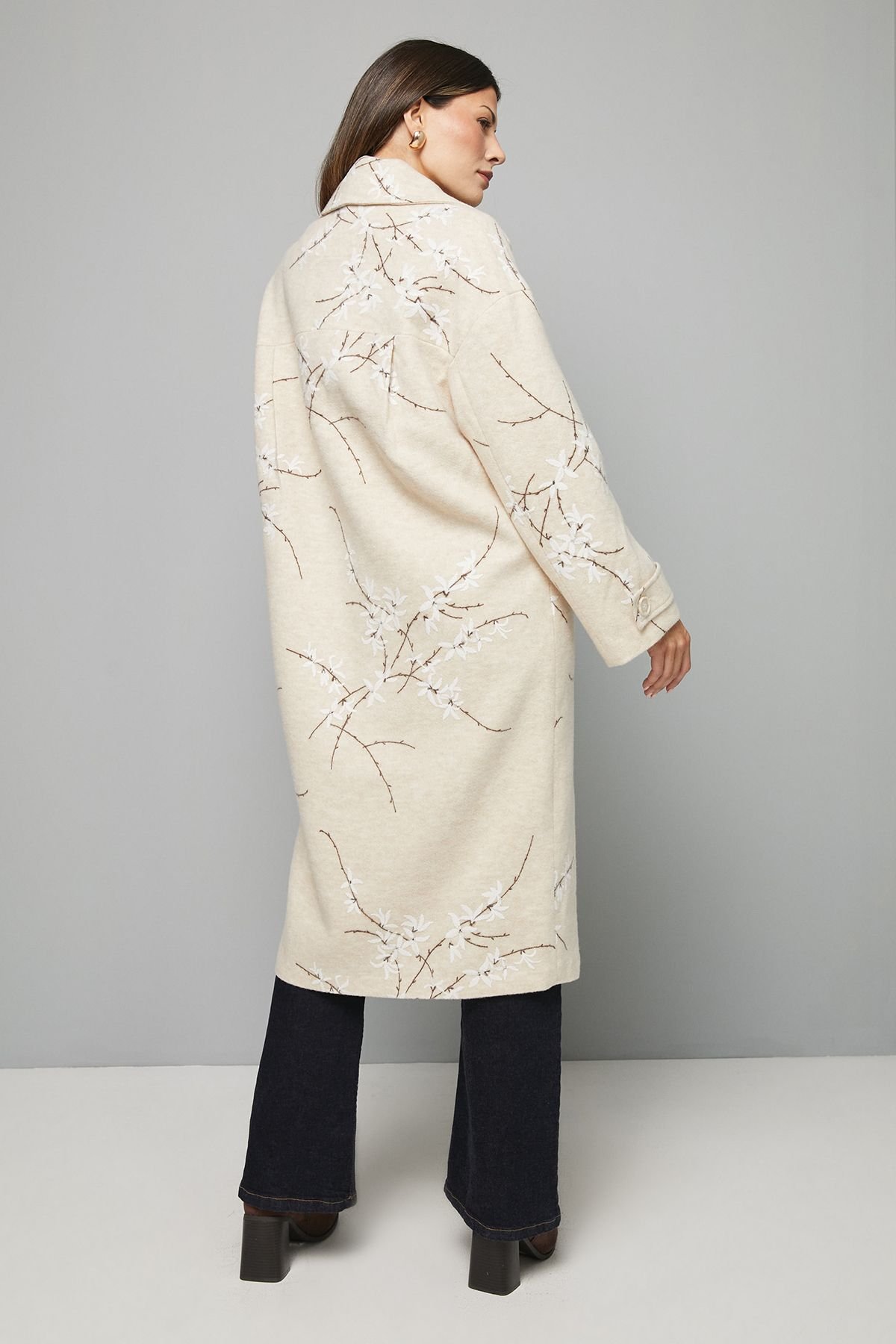 Wallis Wallis Women's Floral Three Button Collared Coat in Cream - 3