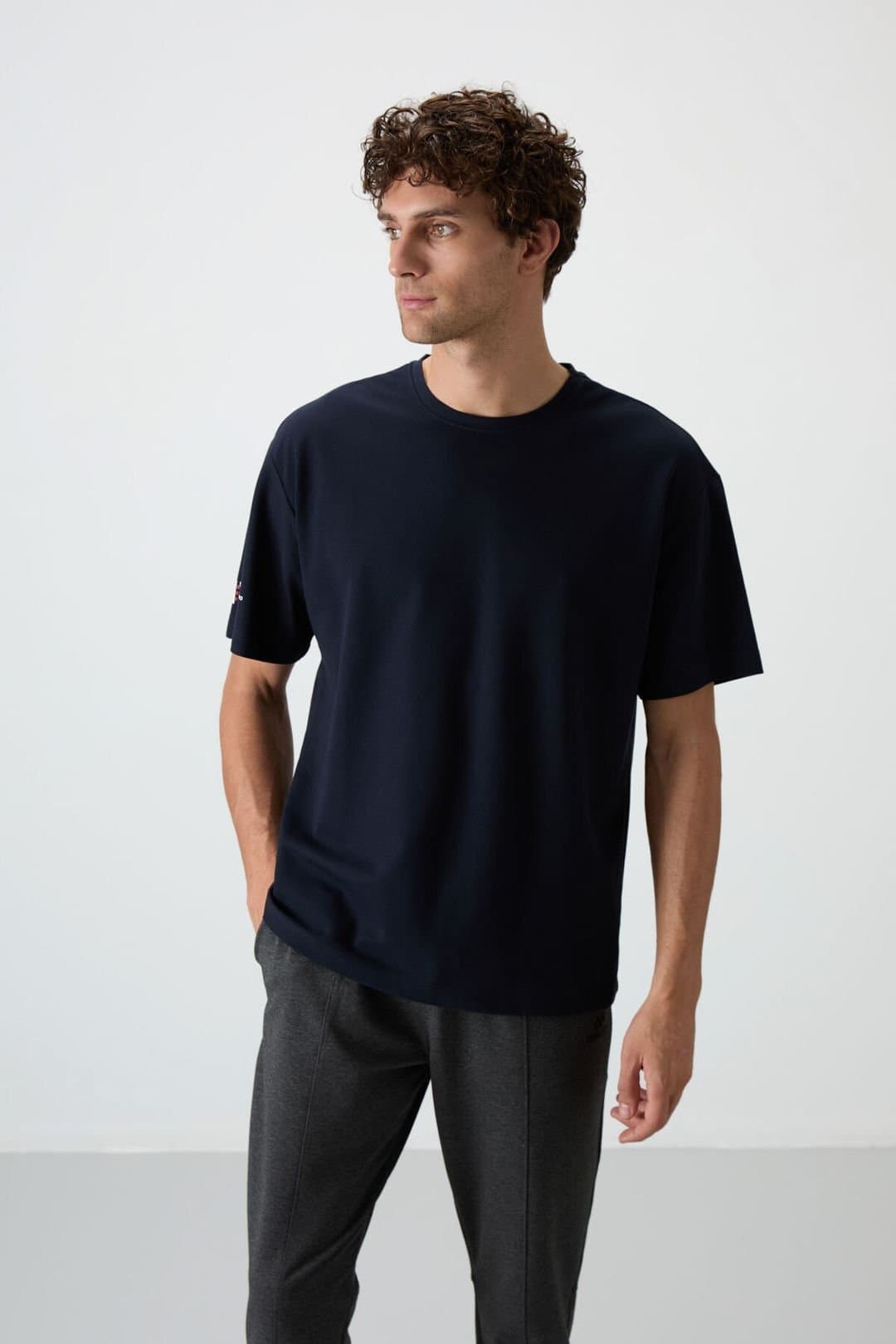 Tommy Life Tommy Life Men's Printed Oversized Crew Neck T-Shirt in Navy