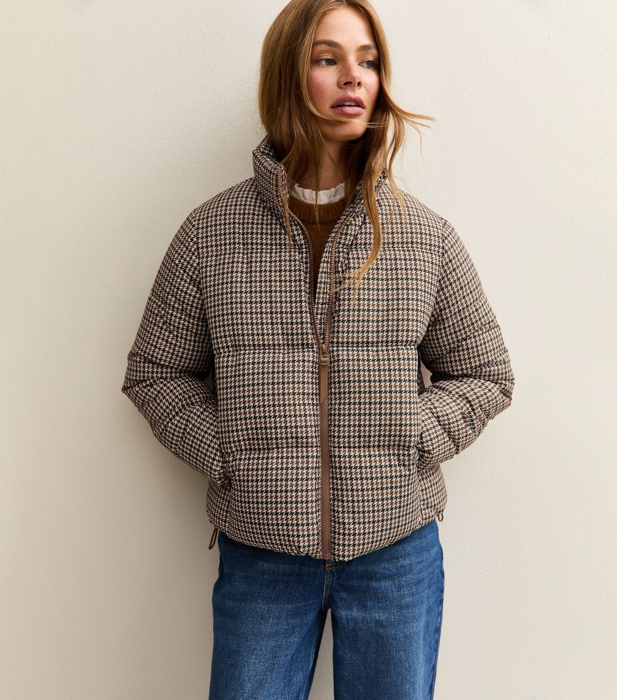 New Look Women's Brown Houndstooth Check Pattern Cropped Puffer Jacket New Look - 3