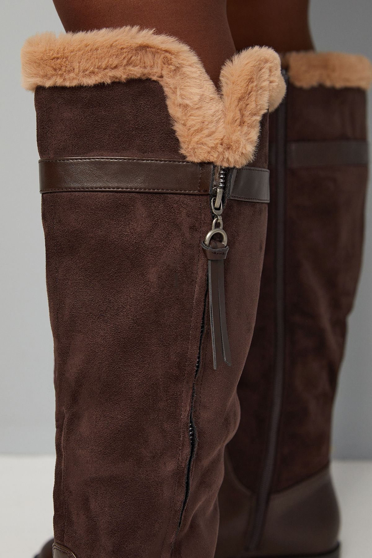 Good For the Sole Good For the Sole Women's : Lucia Faux Leather Fur Trim Side Zip Flat Knee Boots in Brown - 4