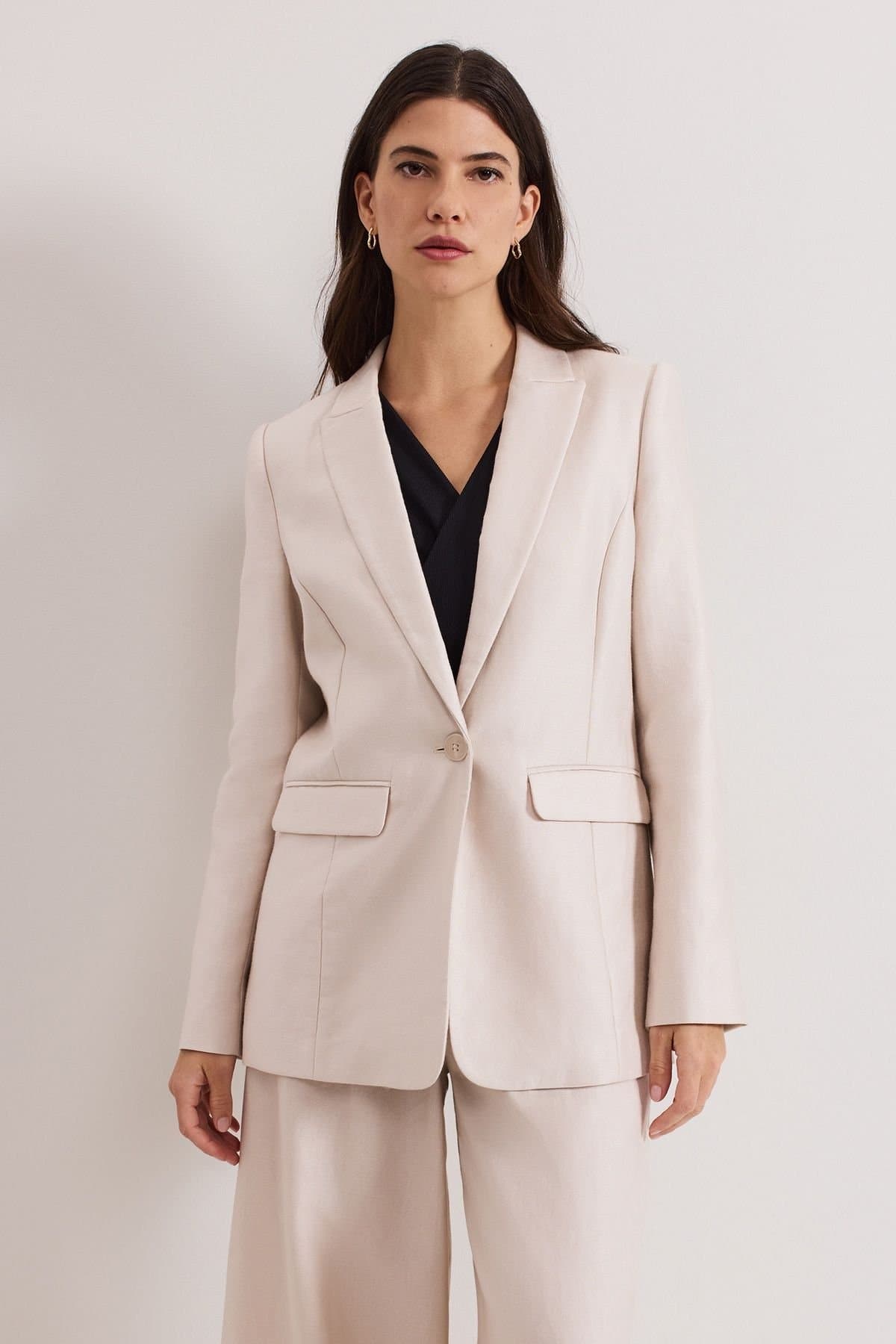 Phase Eight Phase Eight Women's Amble Sheen Blazer in Light Beige