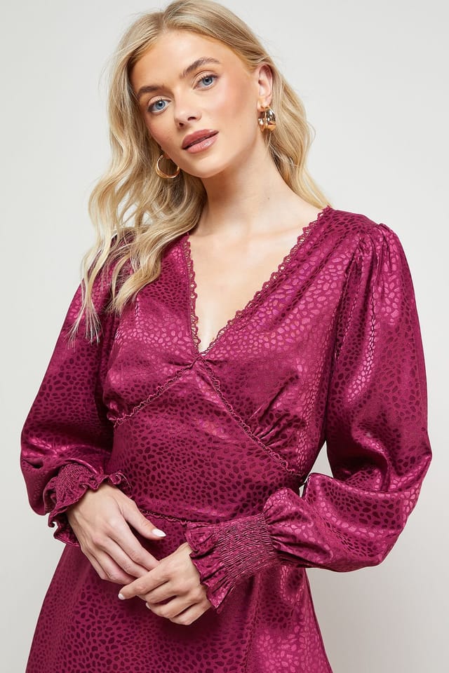 Oasis Oasis Women's Jacquard Satin Midi Dress in Berry - 3