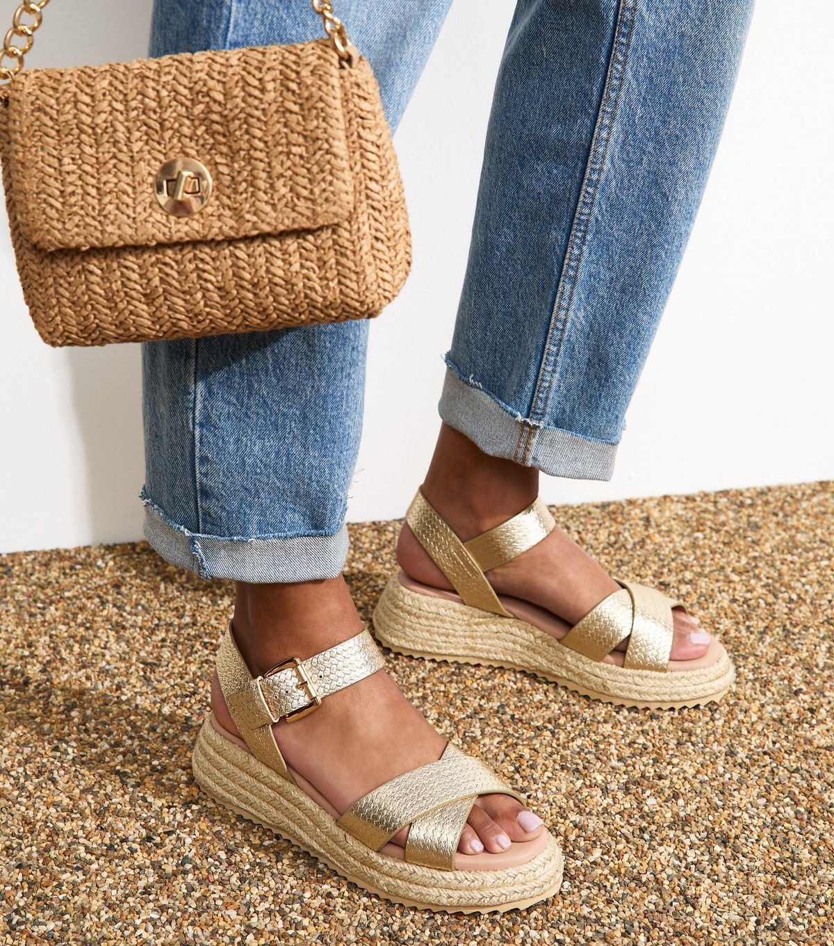 New Look Women's Gold Crossover Strap Faux Leather Flatform Sandals Vegan New Look - 2