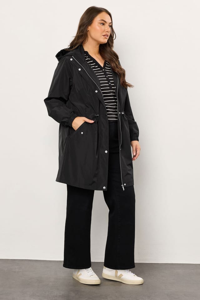 Evans Evans Women's Lightweight Rain Jacket in Black - 3