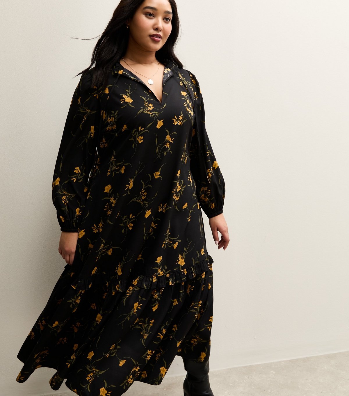 New Look Women's Plus Size Black Botanical Crepe Smock Midi Dress Curves New Look - 3
