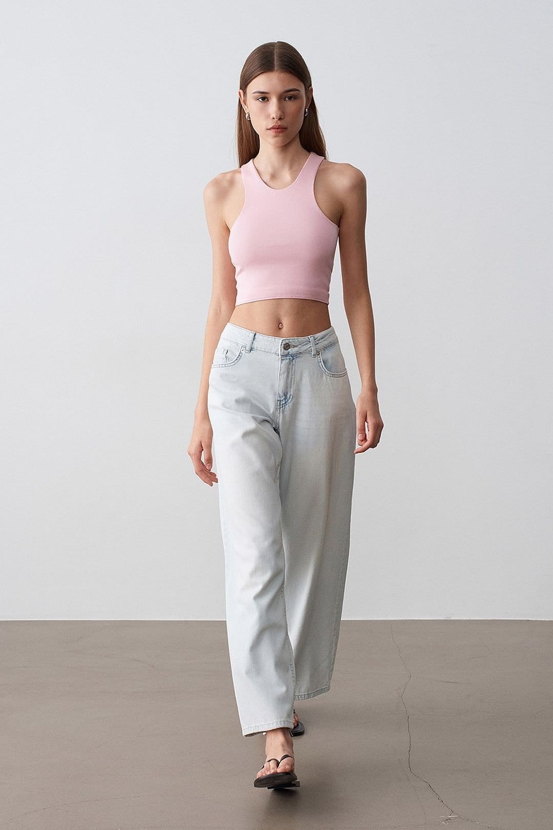 Dilvin Dilvin Women's Low-Waist Wide-Leg Cotton Denim Jeans in Light Blue - 4