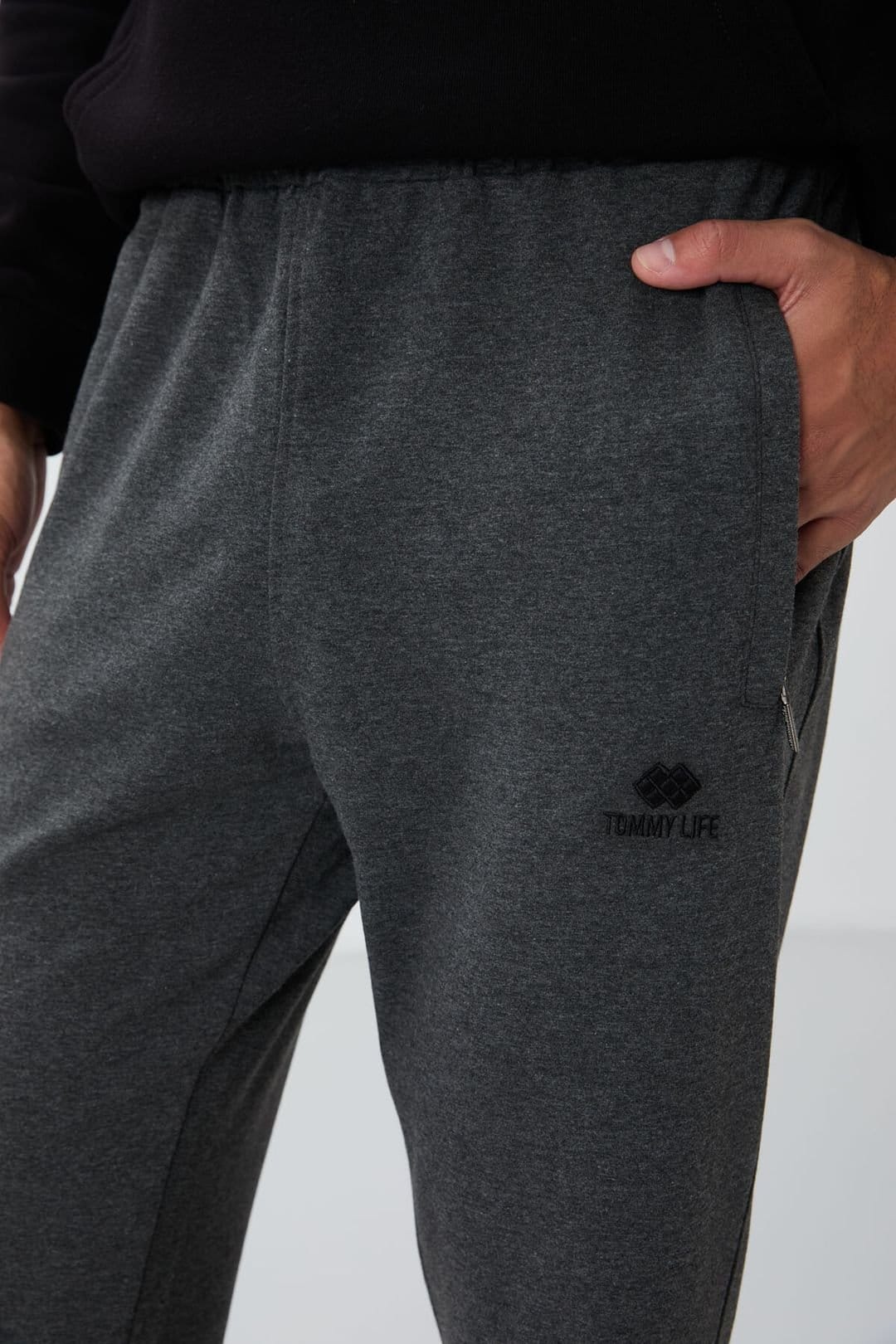Tommy Life Tommy Life Men's Slim-fit Straight-leg Sweatpants in Charcoal - 4
