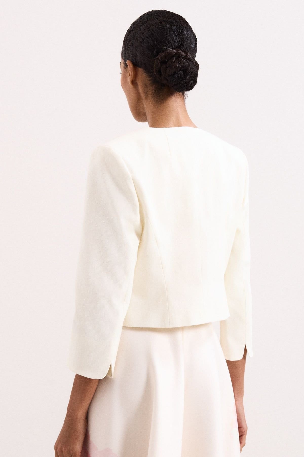 Phase Eight Phase Eight Women's Petite Elizabeth Cropped Blazer in Off-White - 4