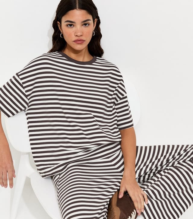 New Look Women's Brown Cotton Rich Striped Oversized Boxy T-Shirt New Look - 2
