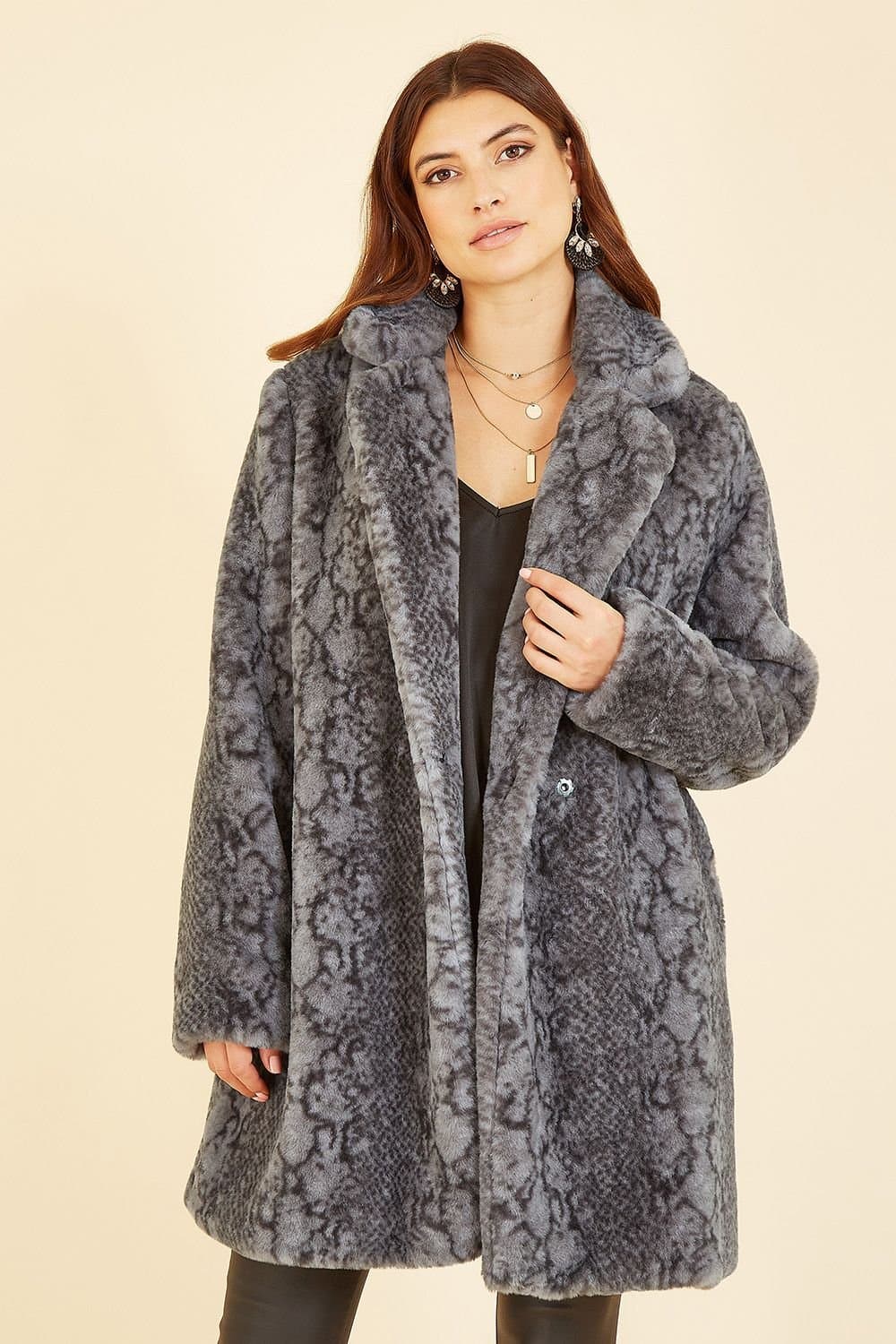 Yumi Yumi Women's Grey Snakeskin Print Faux Fur Coat