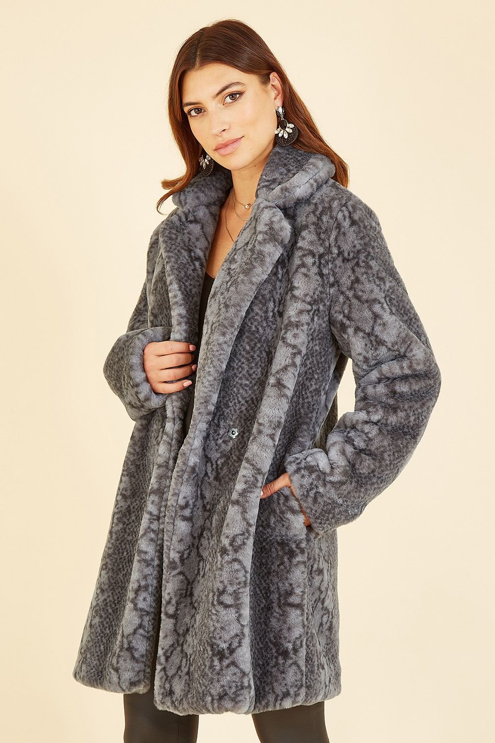 Yumi Yumi Women's Grey Snakeskin Print Faux Fur Coat - 3