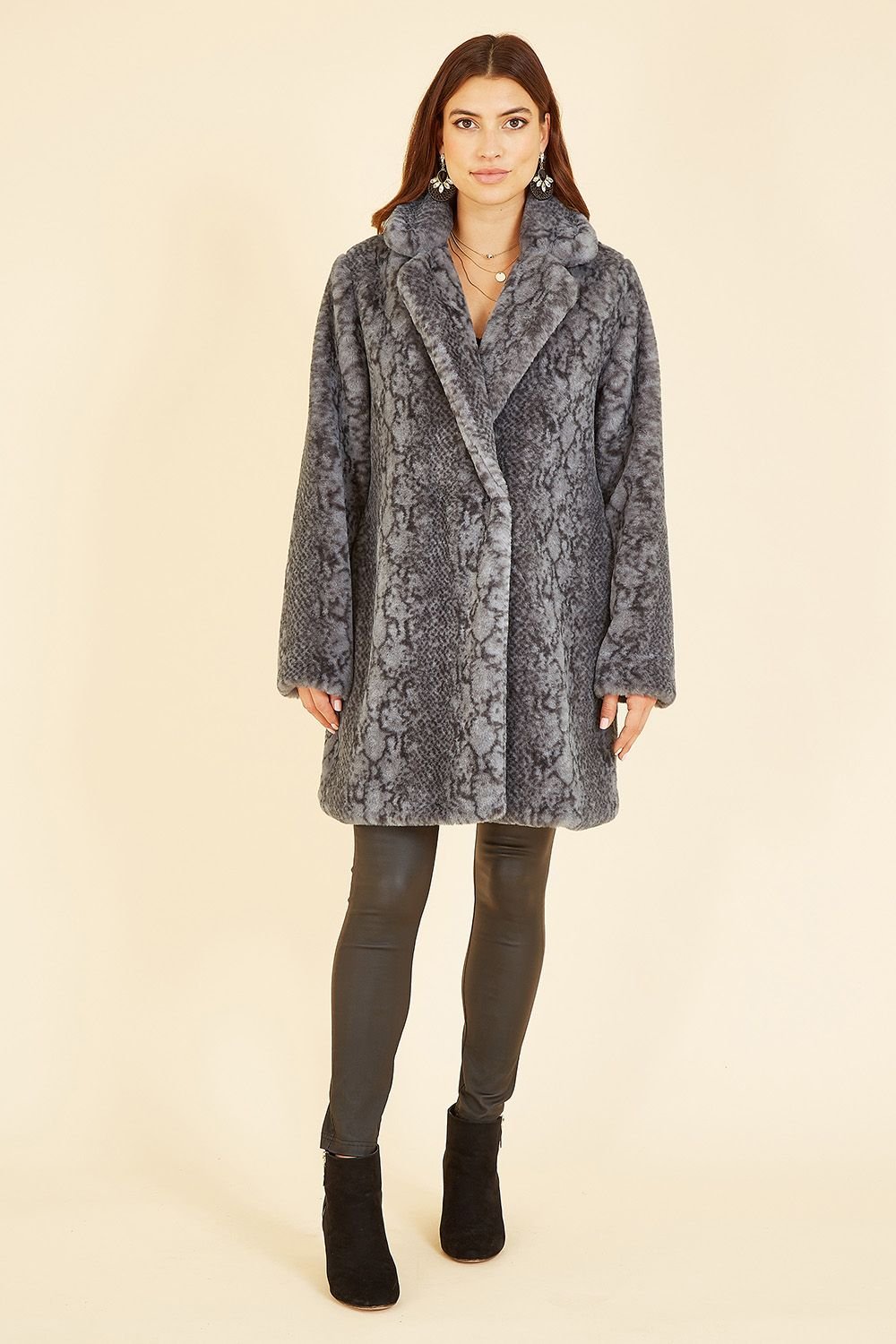 Yumi Yumi Women's Grey Snakeskin Print Faux Fur Coat - 4