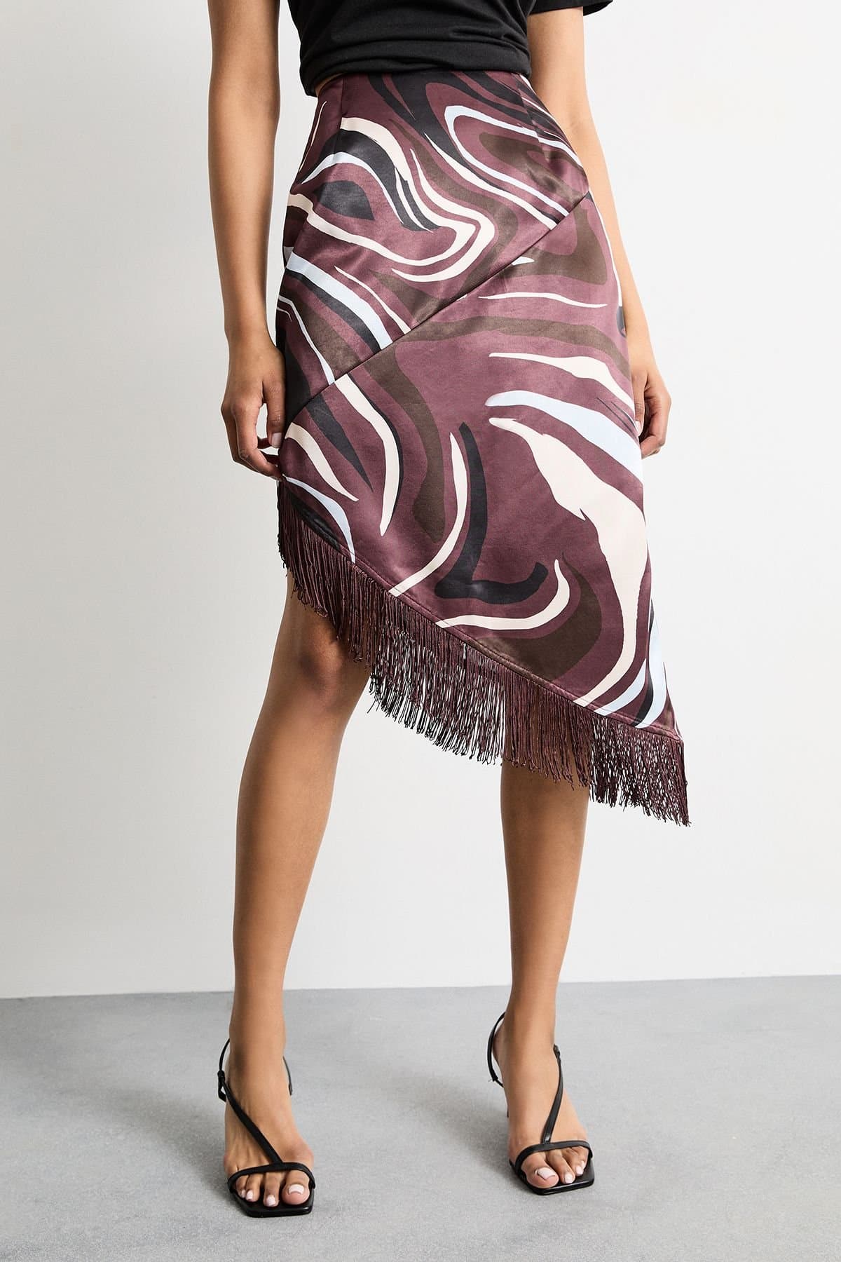 Warehouse Warehouse Women's Abstract Printed Satin Fringed Midi Skirt in Chocolate