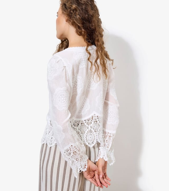 Apricot Women's White Embroidered Daisies Lace Blouse Apricot New Look - 3