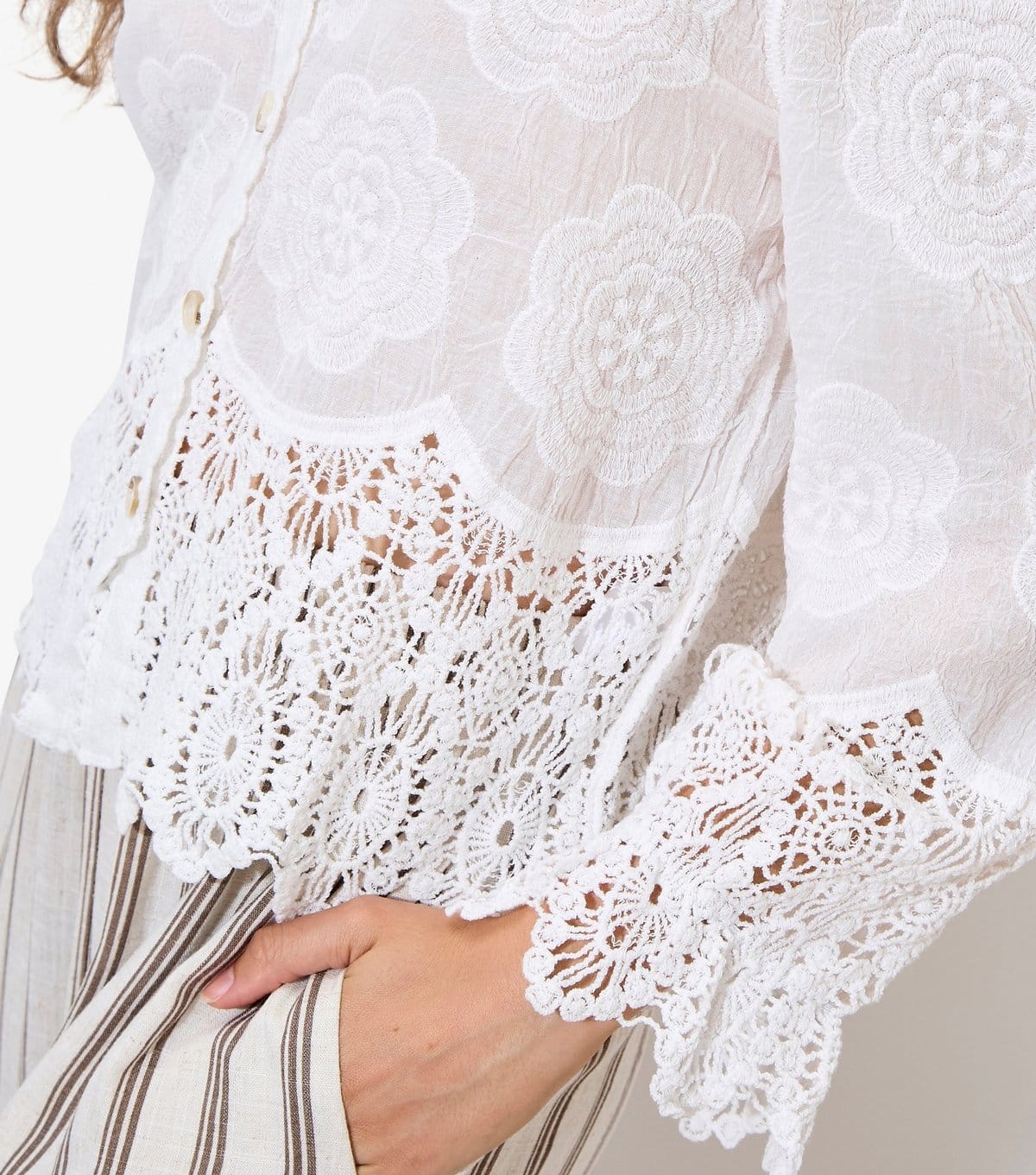 Apricot Women's White Embroidered Daisies Lace Blouse Apricot New Look - 4