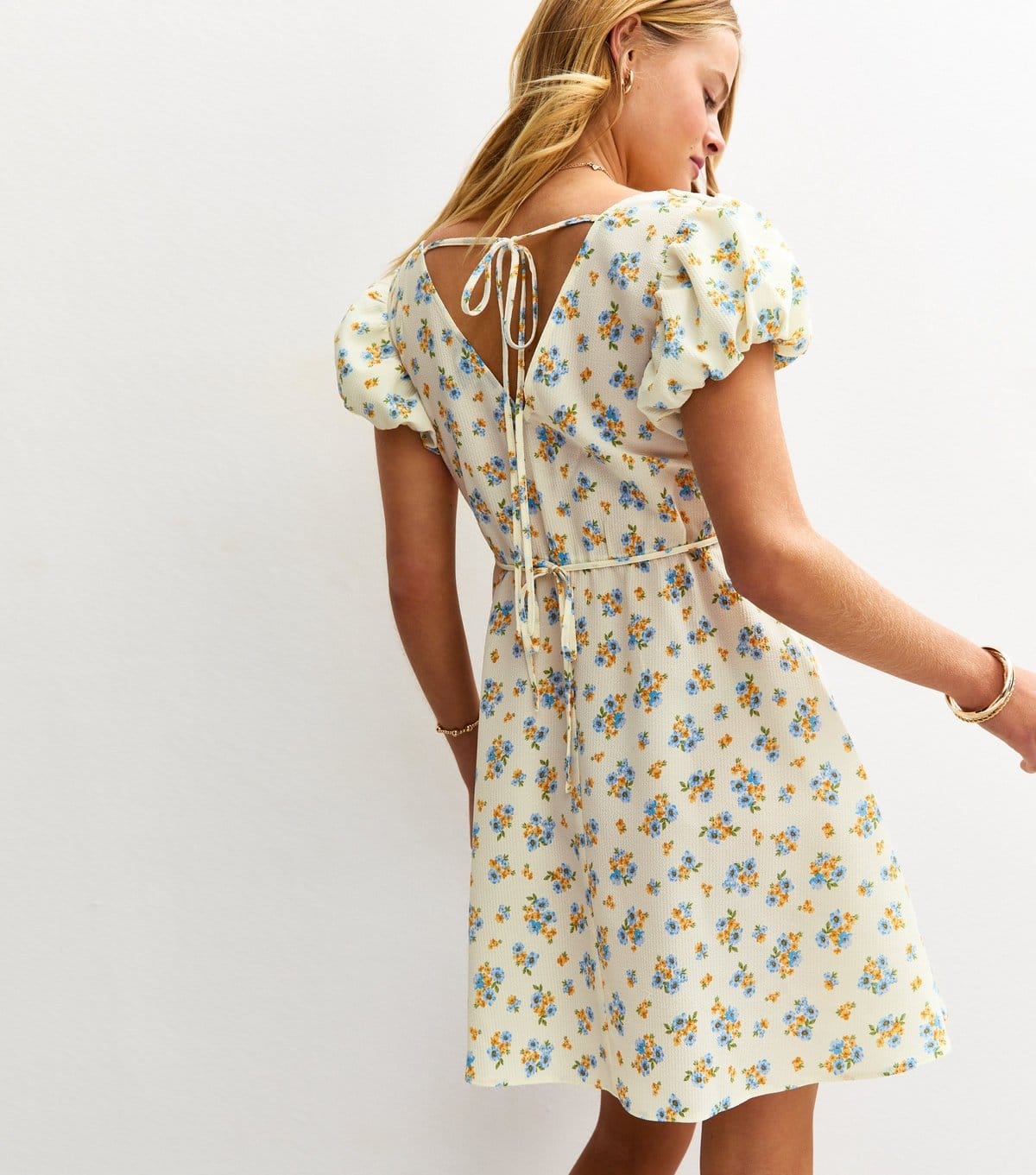 New Look Women's Cream Floral Print Ruched Mini Dress New Look - 4