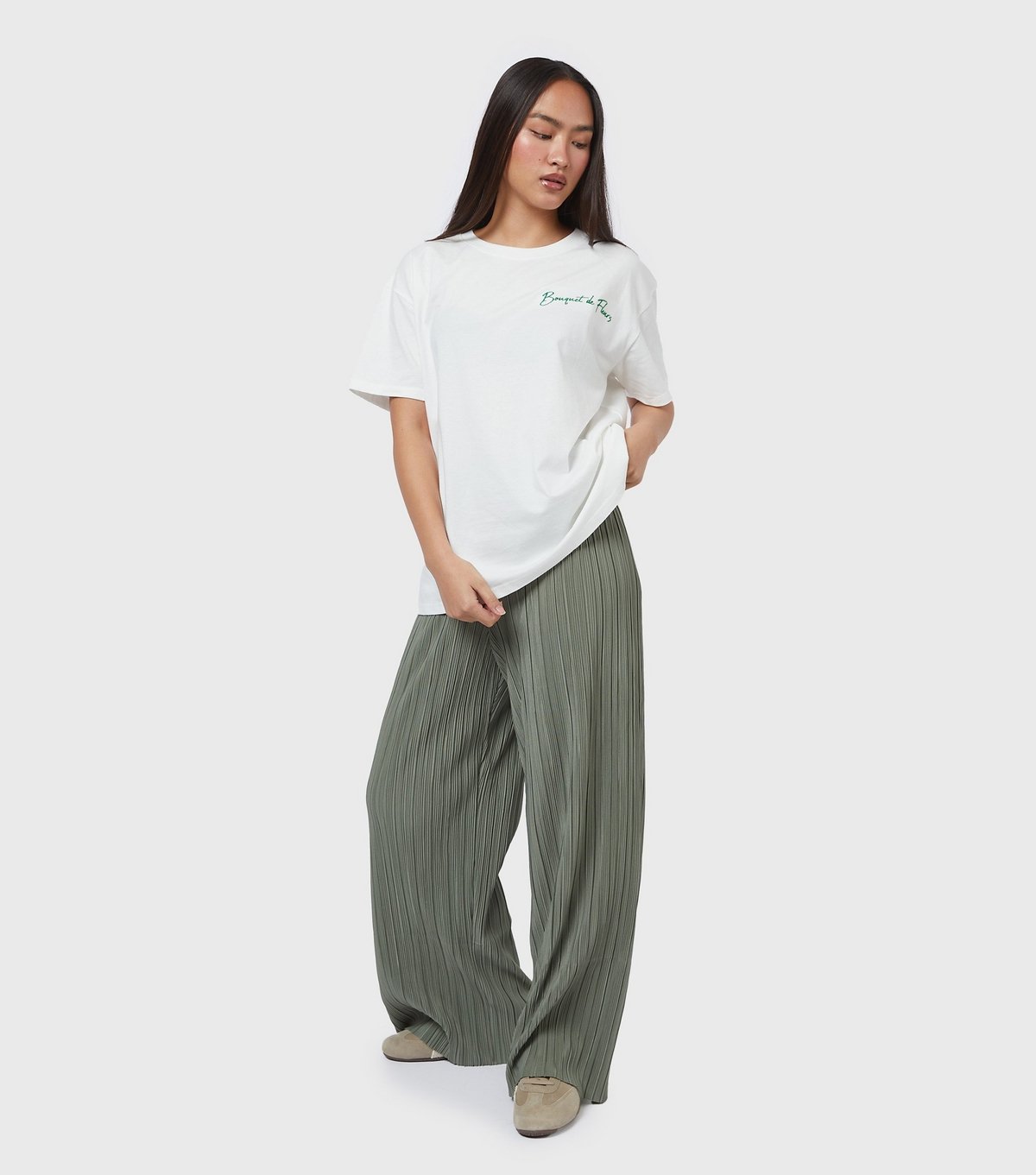 Skinnydip Women's White Bouquet De Fleurs Embroidered T-Shirt Skinnydip New Look - 3