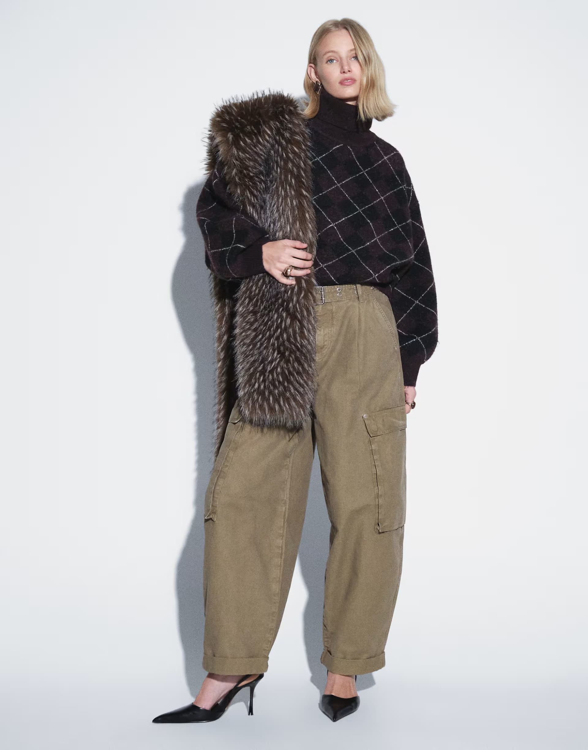 ASOS ASOS DESIGN roll hem cargo trouser with eyelet belt in khaki