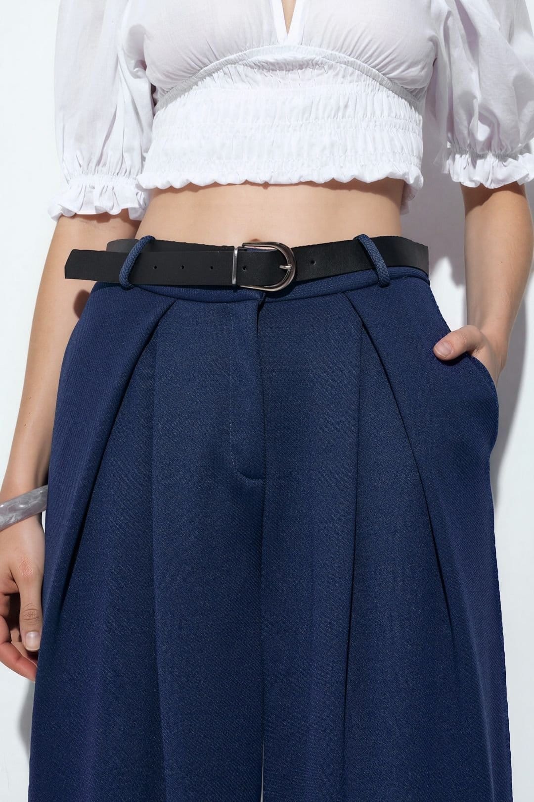 Busem Busem Women's High-Waist Wide-Leg Crepe Trousers With Belt in Navy - 4