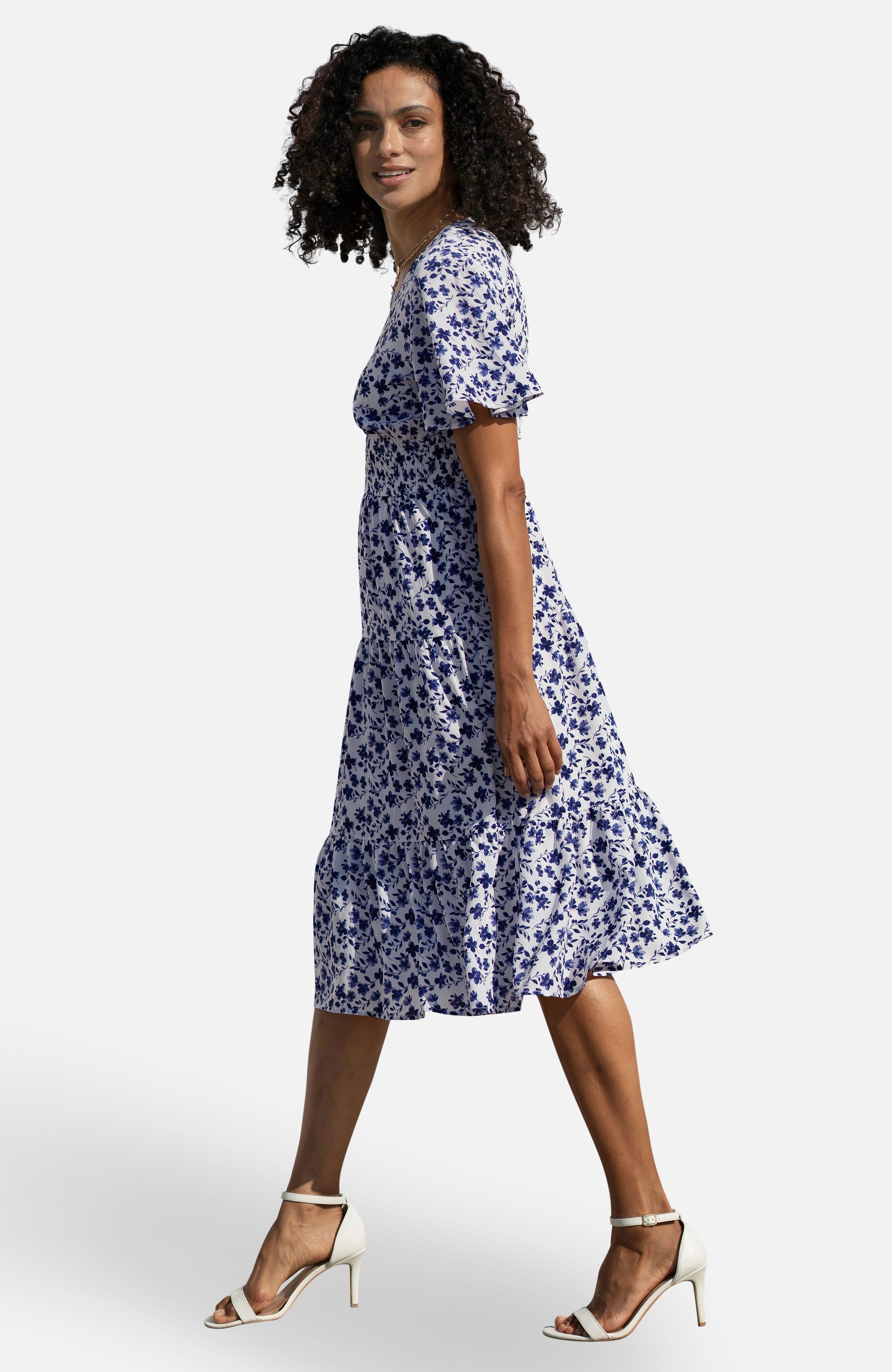 Yumi Yumi Women's Blue Floral Ruched Waist Midi Dress With Angel Sleeves in White - 2