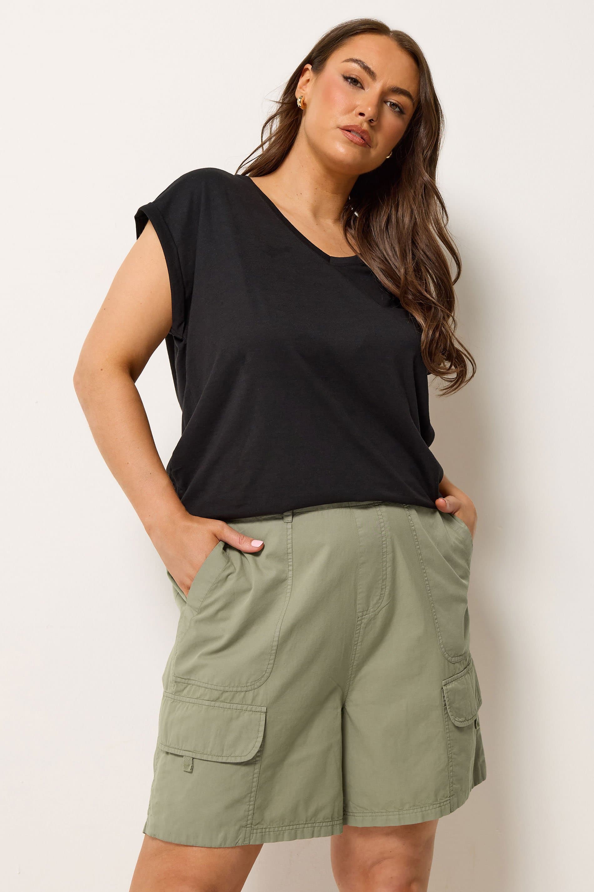Yours Plus Size Green Poplin Cargo Shorts