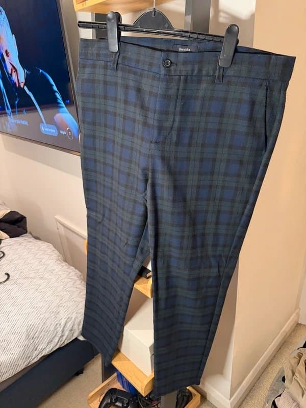 Bershka Bershka Slim Cropped Fit Trousers | W34