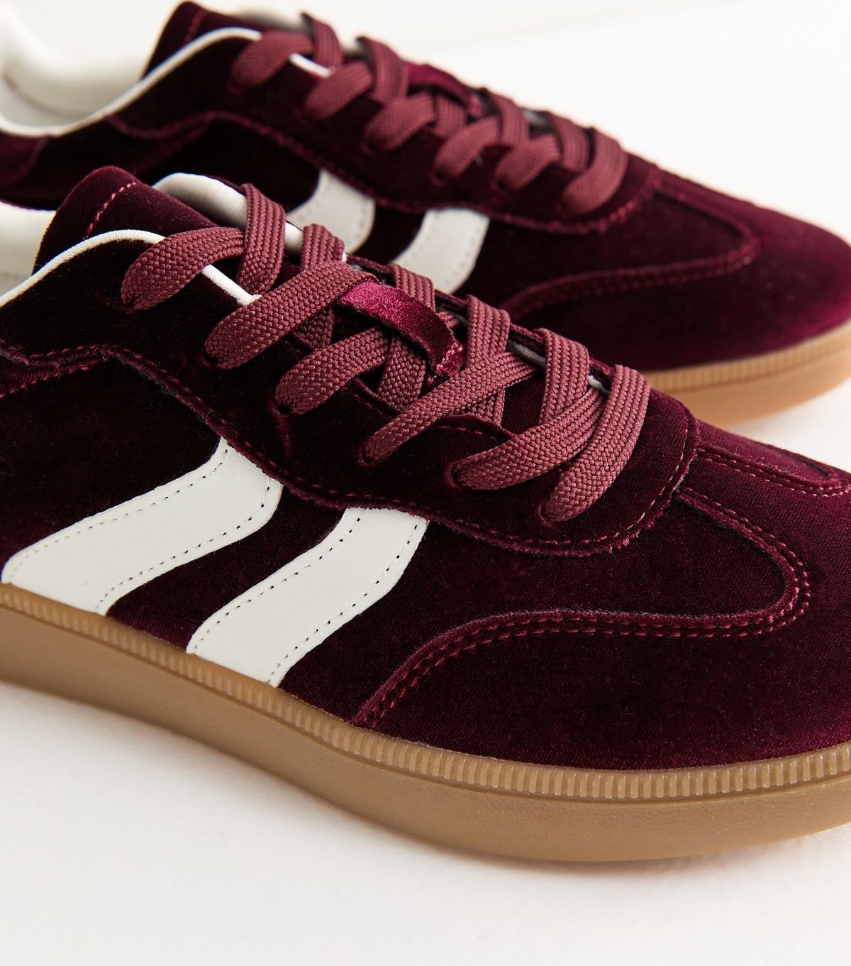 New Look Women's Burgundy Velvet Contrast Panel Trainer Vegan New Look - 4