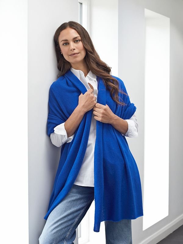 Cove Cove Women's Lola Cashmere Travel Wrap in Cobalt - 2