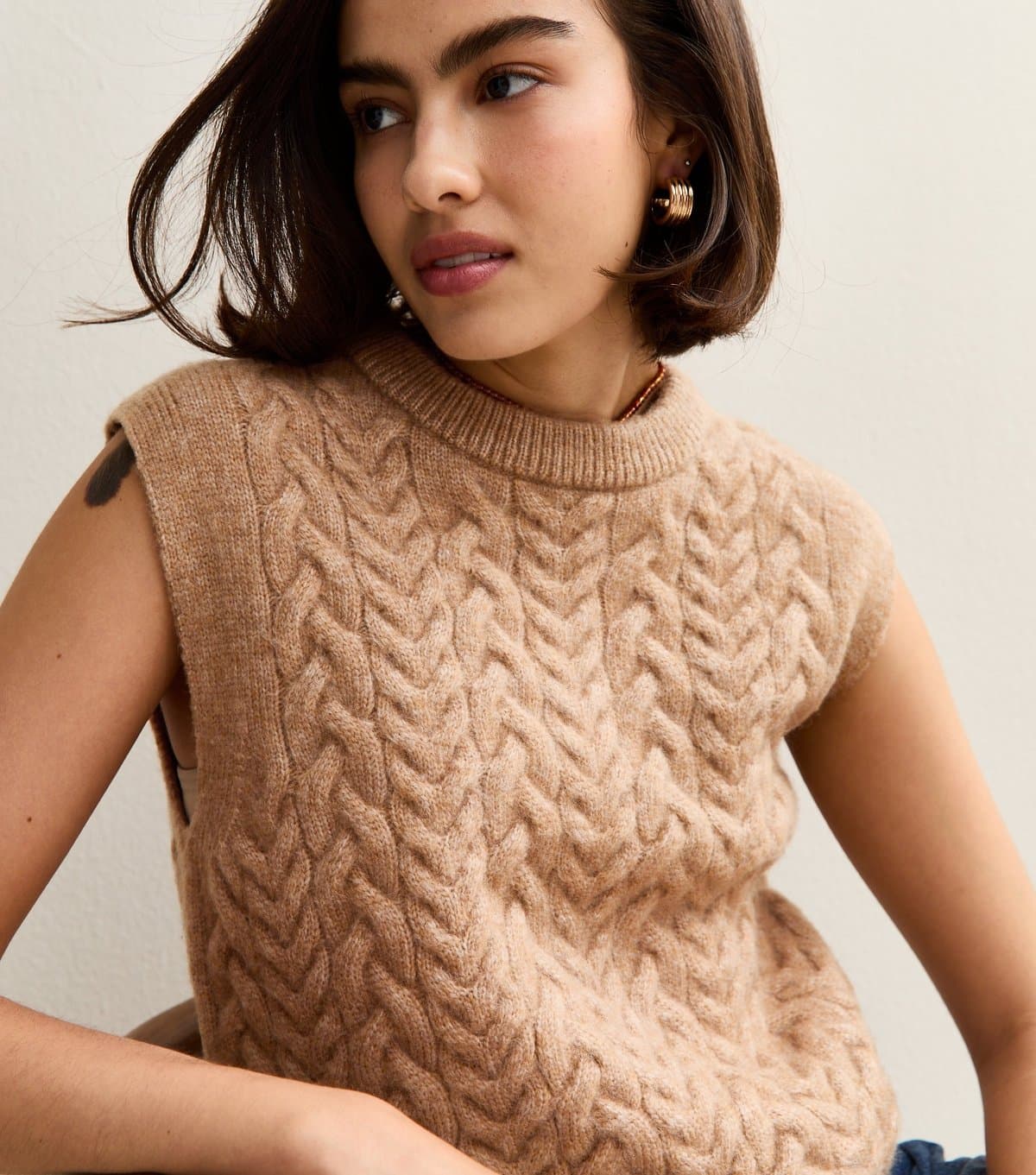 New Look Women's Camel Cable Knit Jumper Vest New Look