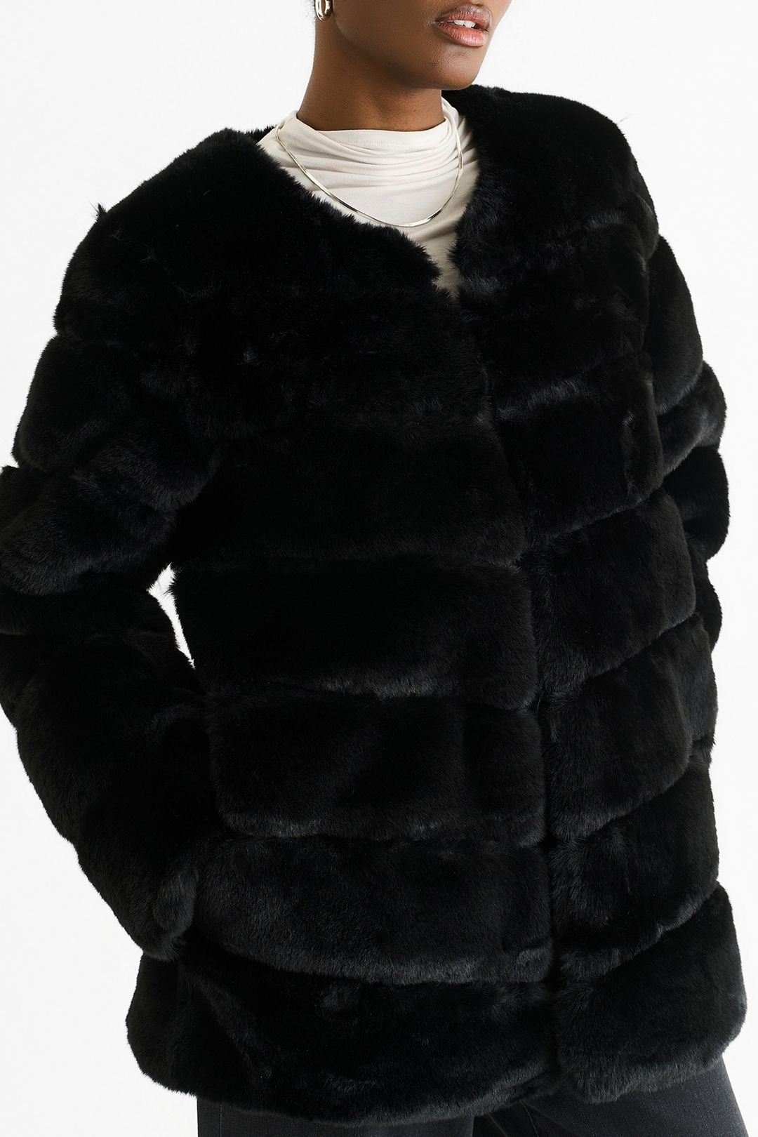 Gini London Gini London Women's Black Diagonal Cut Faux Fur Long Sleeve Jacket - 2