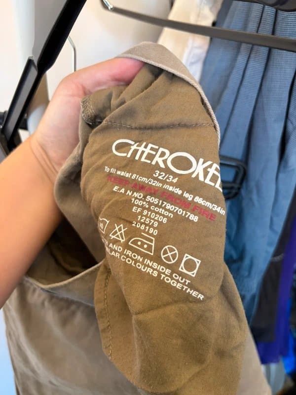 Cherokee Cherokee beige jeans size W32 👖