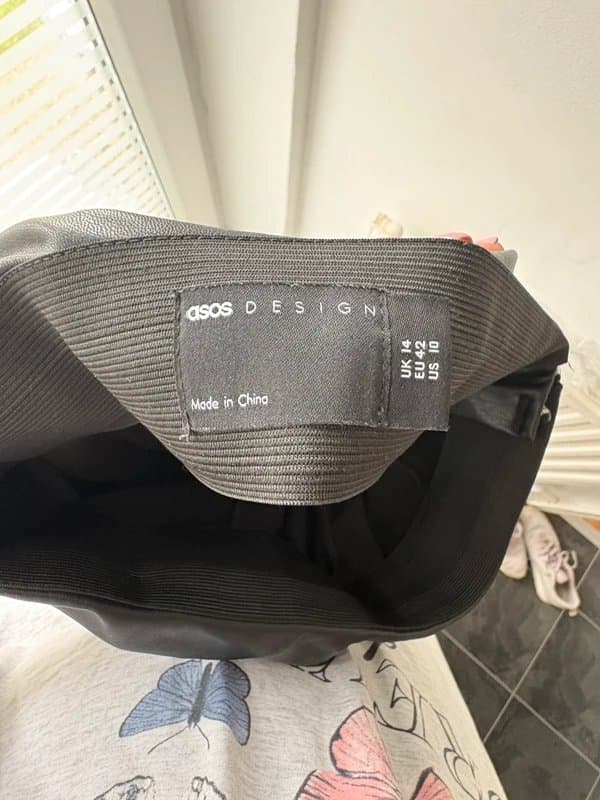 ASOS ASOS black faux leather leggings/trousers – Size 14