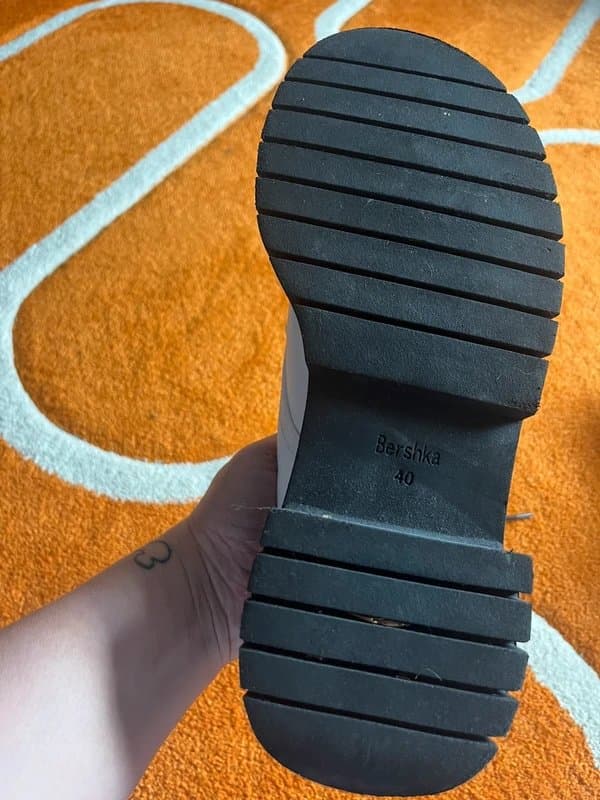 Bershka White show with little side zip