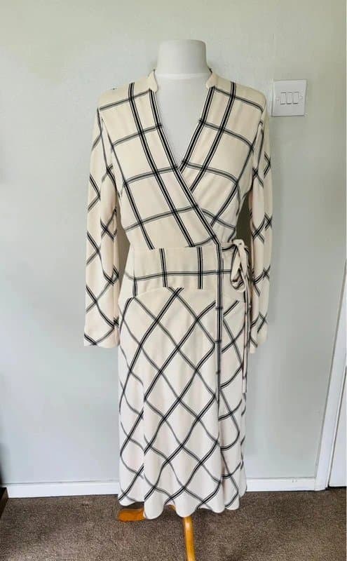 Karen Millen Karen Millen cream and black check wrap dress - size 12