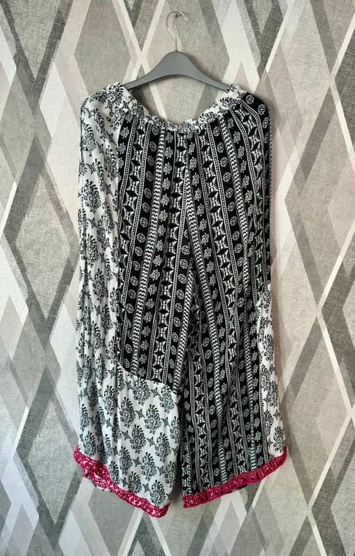 Topshop Topshop Black White Pink Floral Embroidered Cropped Flared Trousers Culottes 10 38