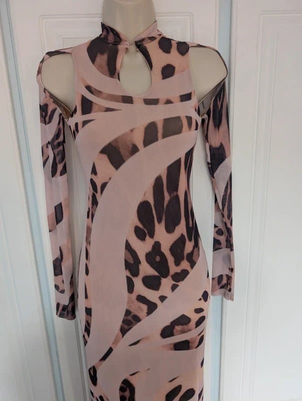 ASOS ASOS long sleeve cut out neck detail midi dress size 4-6