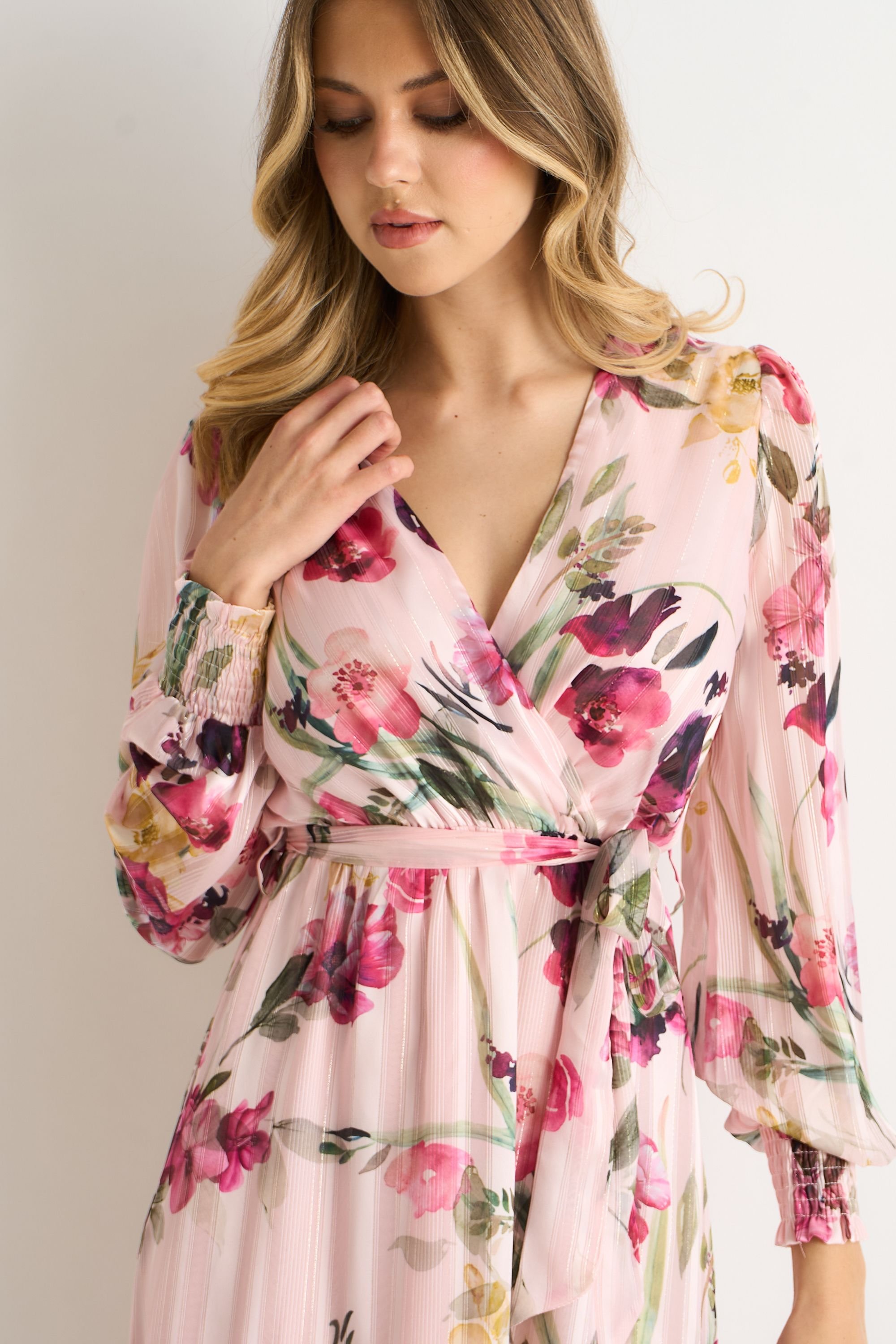 Gini London Gini London Women's Pink Floral Print Sparkle Chiffon Wrap Midi Dress in Light Pink - 2