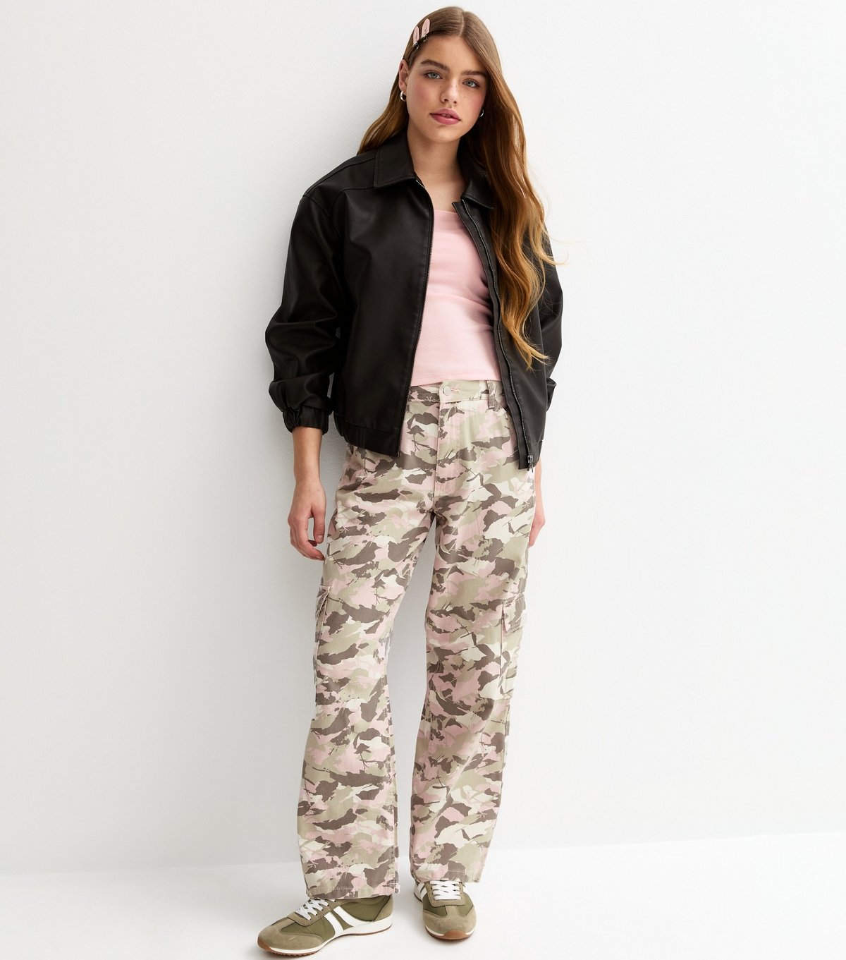 New Look Girls' Pink Cotton Camo Print Cargo Trousers New Look - 3